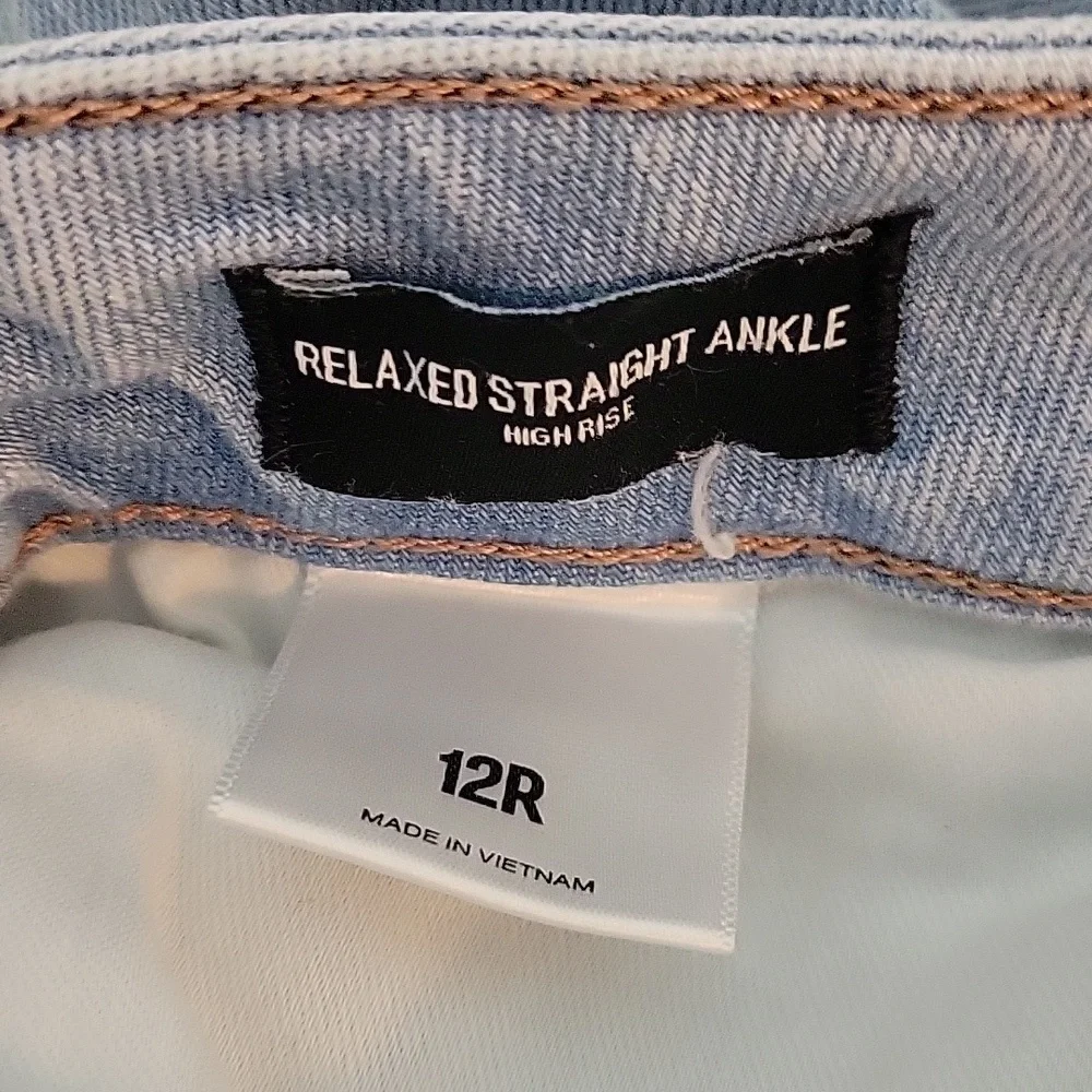 Express Blue High Rise Jeans Size 12 Womwns Light Wash Capri/ankle Pants Button - Picture 5 of 6